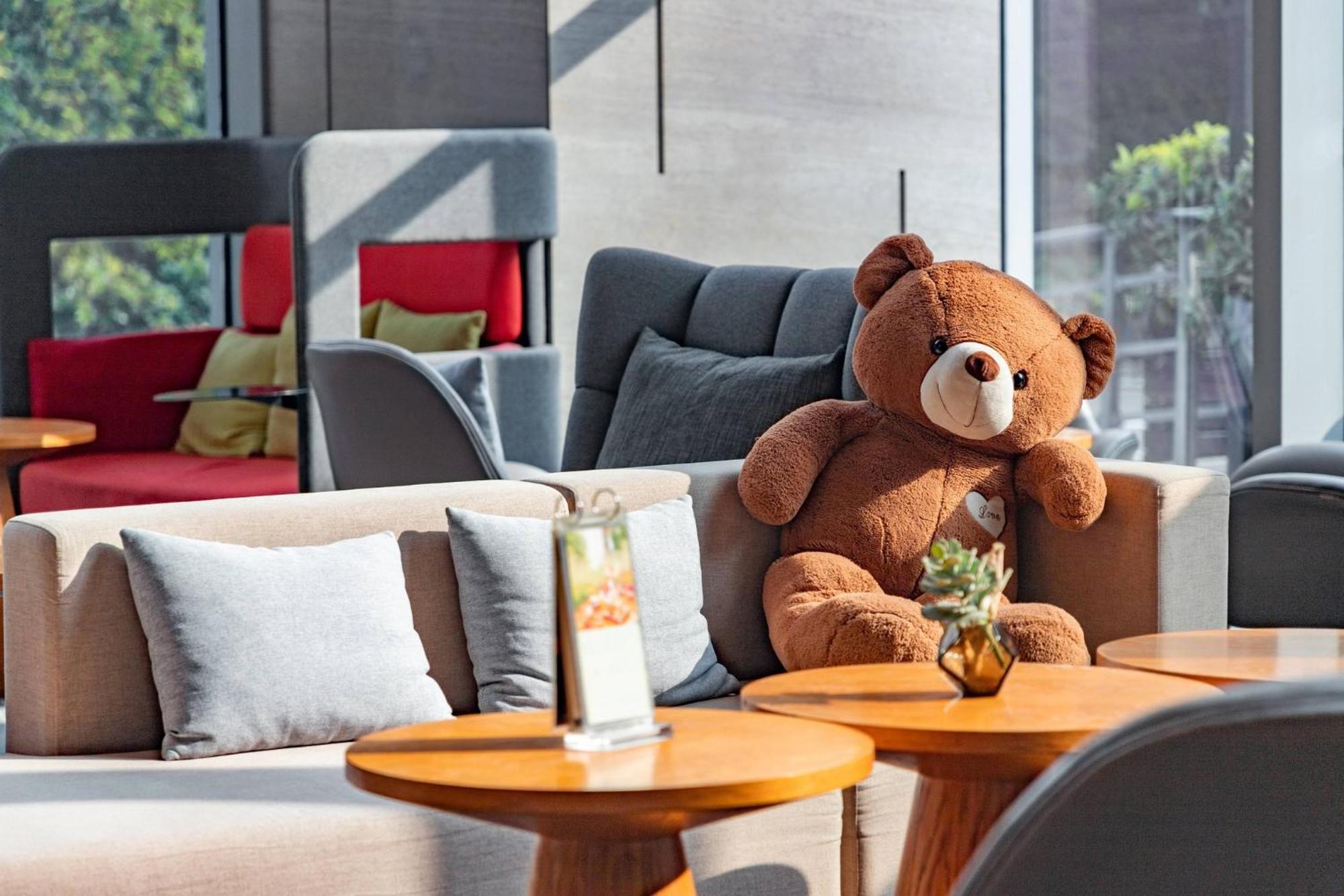 Holiday Inn Guangzhou South Lake Hotel - Ideal For Business & Leisure Exterior foto