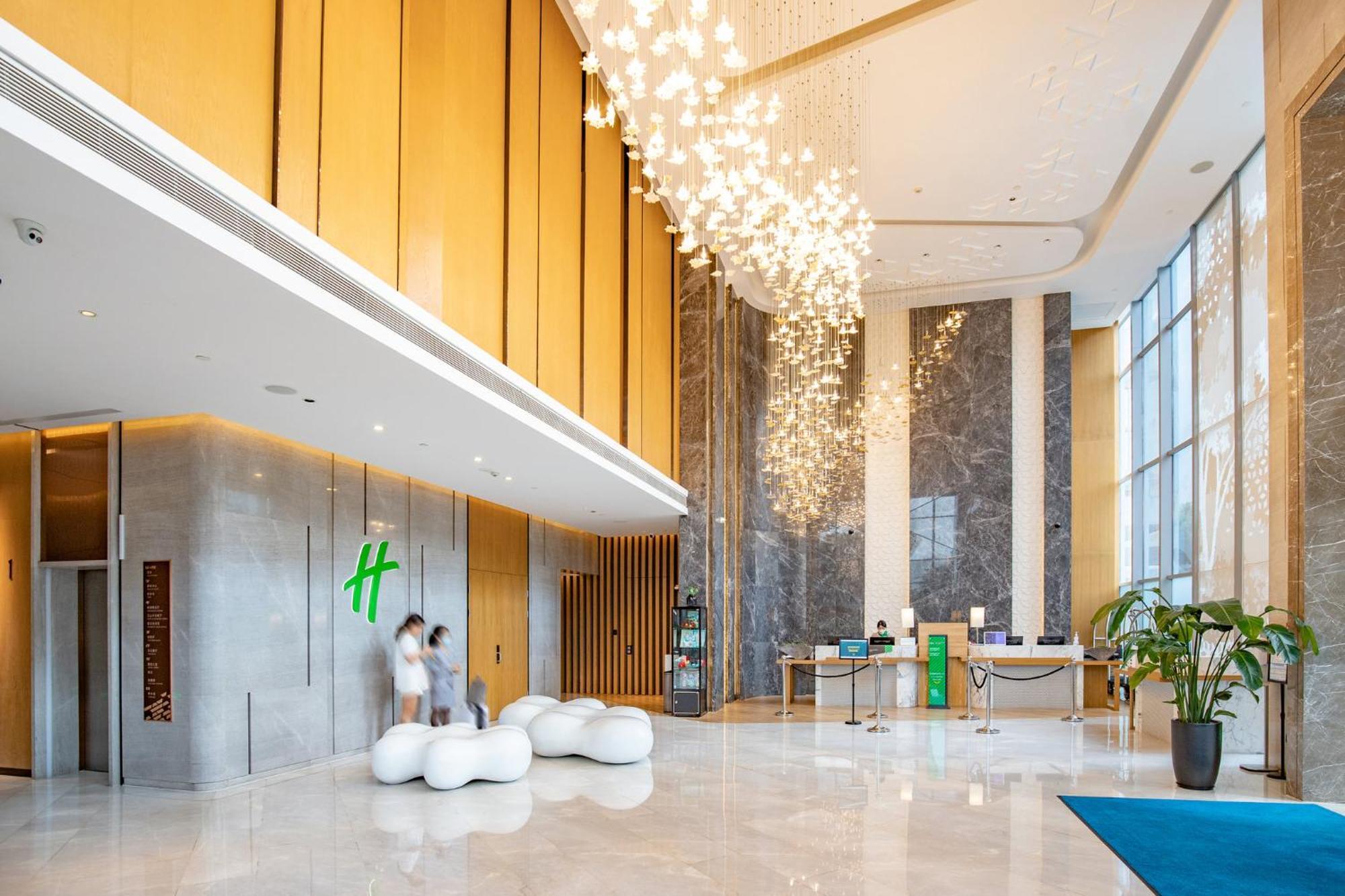 Holiday Inn Guangzhou South Lake Hotel - Ideal For Business & Leisure Exterior foto