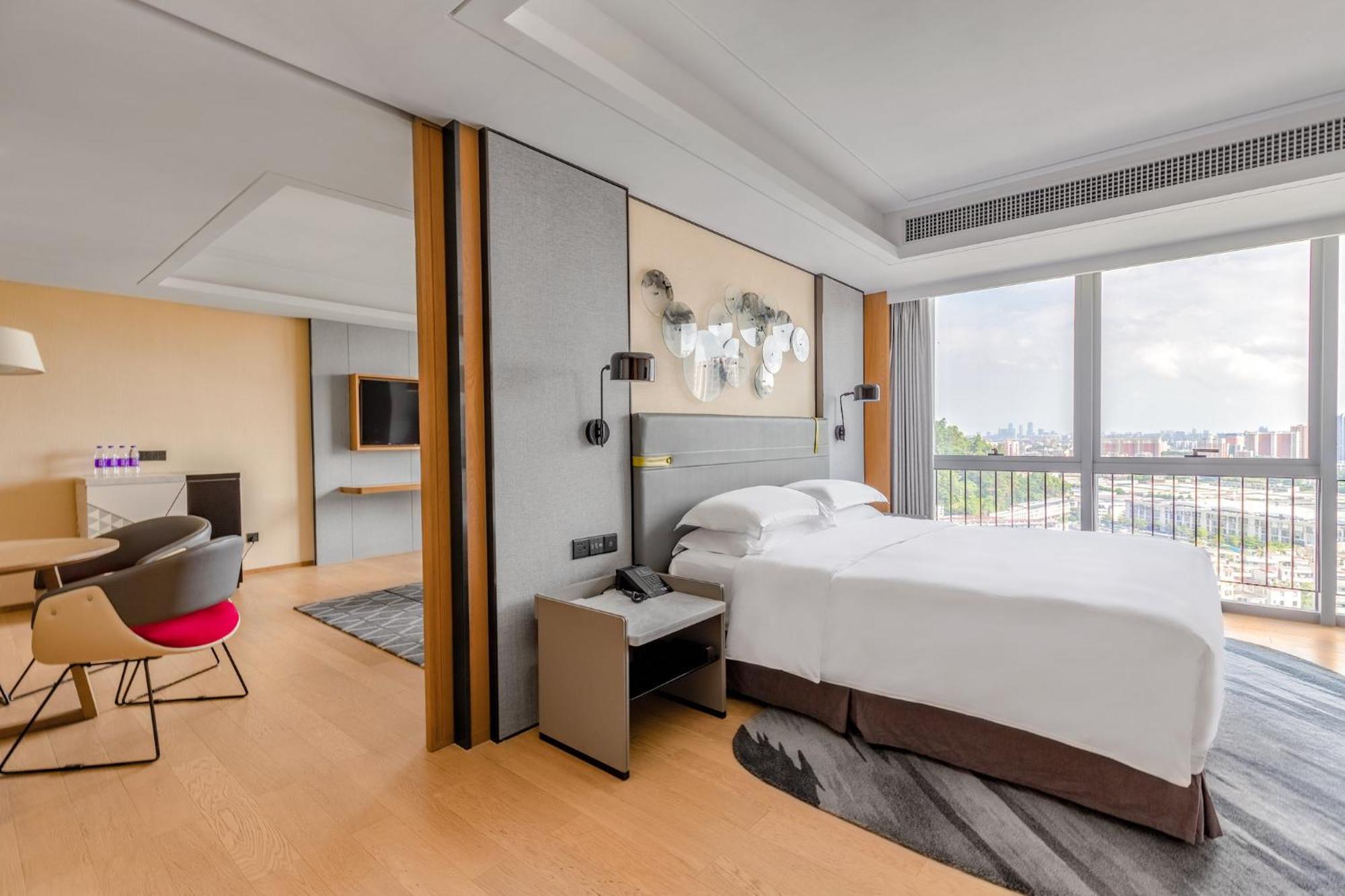 Holiday Inn Guangzhou South Lake Hotel - Ideal For Business & Leisure Exterior foto